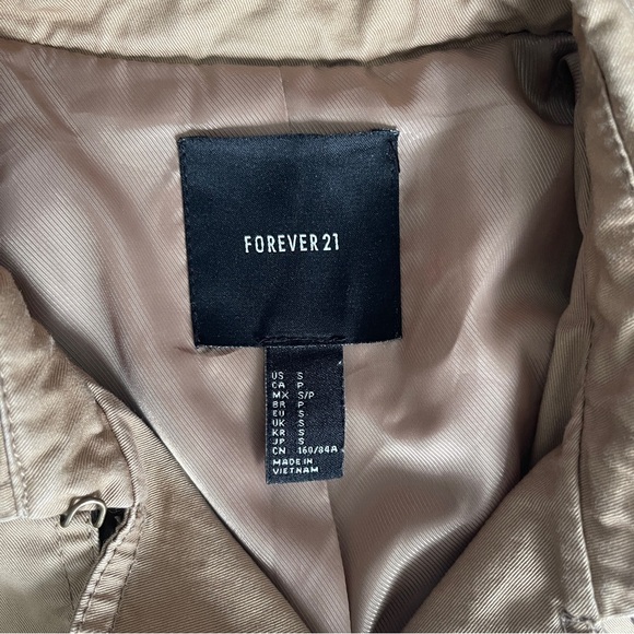 Trench Coat - Picture 4 of 10